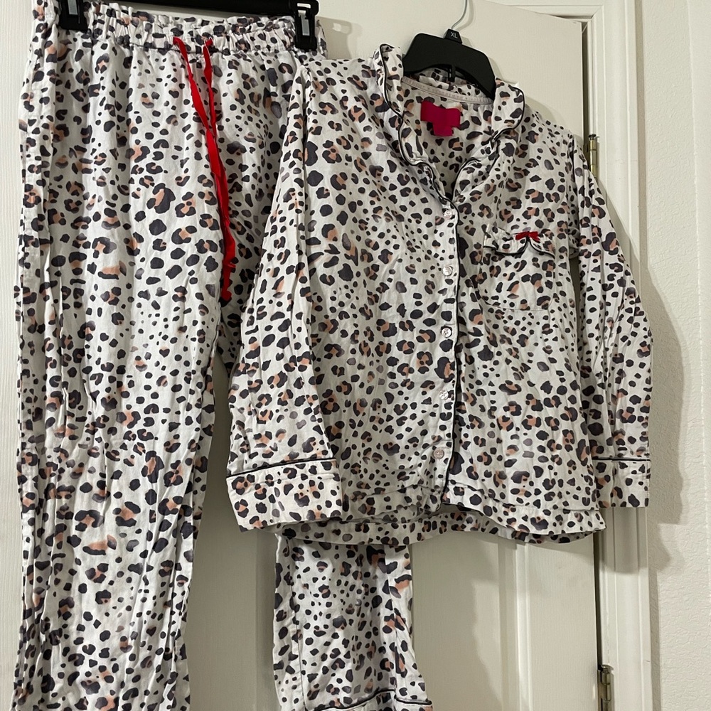 Victoria’s Secret Flannel White Leopard Print button up pajama set